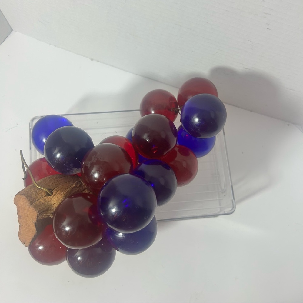 Vintage Large Lucite Grapes Size 2” Cluster 1960s On Driftwood MCM - Picture 3 of 6